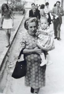 aÑO 1947. Angelita Gómez y Yolanda Hurtado.