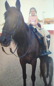 Año 2014. Zona de San Esteban. Natalia y su yegua.