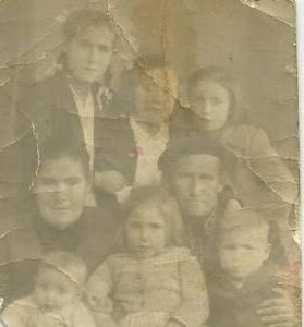 Año 1947. Muyo Martínez y su familia.