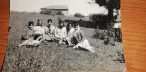 Año 1960. Romería de San Torcuato. Mujeres de romería con pañuelo para protegerse del sol