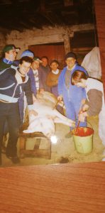 Años 90. Cedida también por Conce. Es el día de la matanza. Las mujeres se levantaban muy temprano y trabajaban muchísimo.