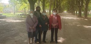 Año 2020. Agreda. Mujeres paseando por nuestros pueblos.