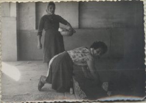 Año 1955. Lavadero de Villasayas, mujeres lavando